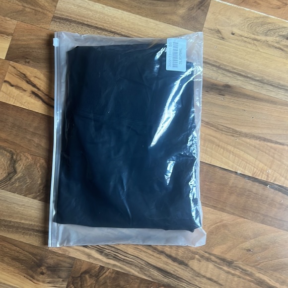 Selling because I ordered the wrong size. - Picture 5 of 5